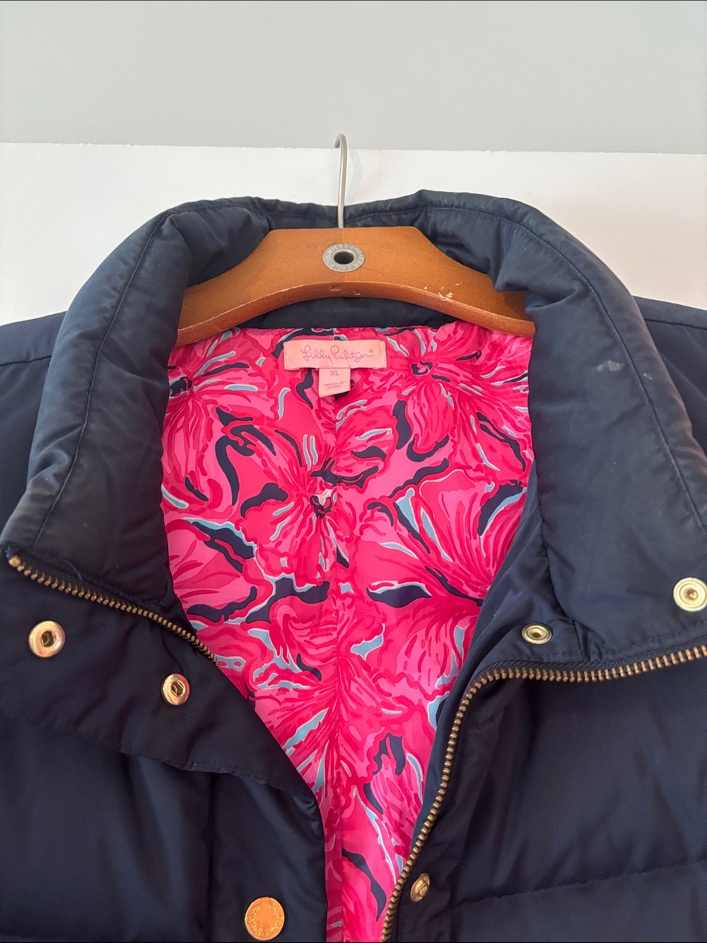 Lilly Pulitzer Navy Puffer Vest with Pink Printed Lining - Picture 2 of 4